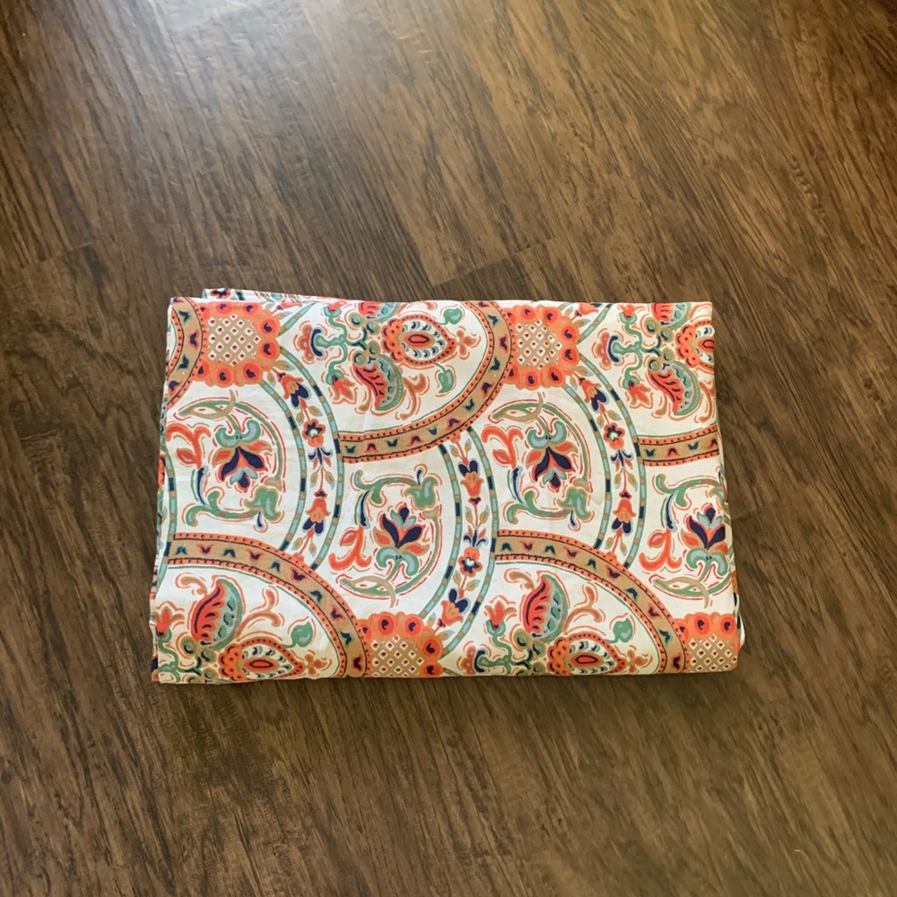 Pottery barn queen size duvet cover withtwo shams